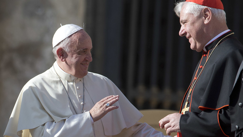 Papst Franziskus im Gespräch mit Kardinal Gerhard Ludwig Müller