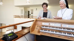 Der Schwabe Klaus Holzapfel hat einen Automaten erfunden, der Kirchenmusiker überfluessig machen könnte.