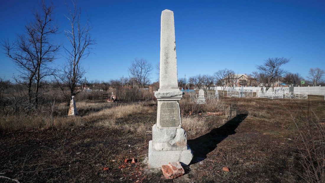 Grabstein eines Mennoniten auf einem alten Friedhof in Nowhorodske, Ukraine