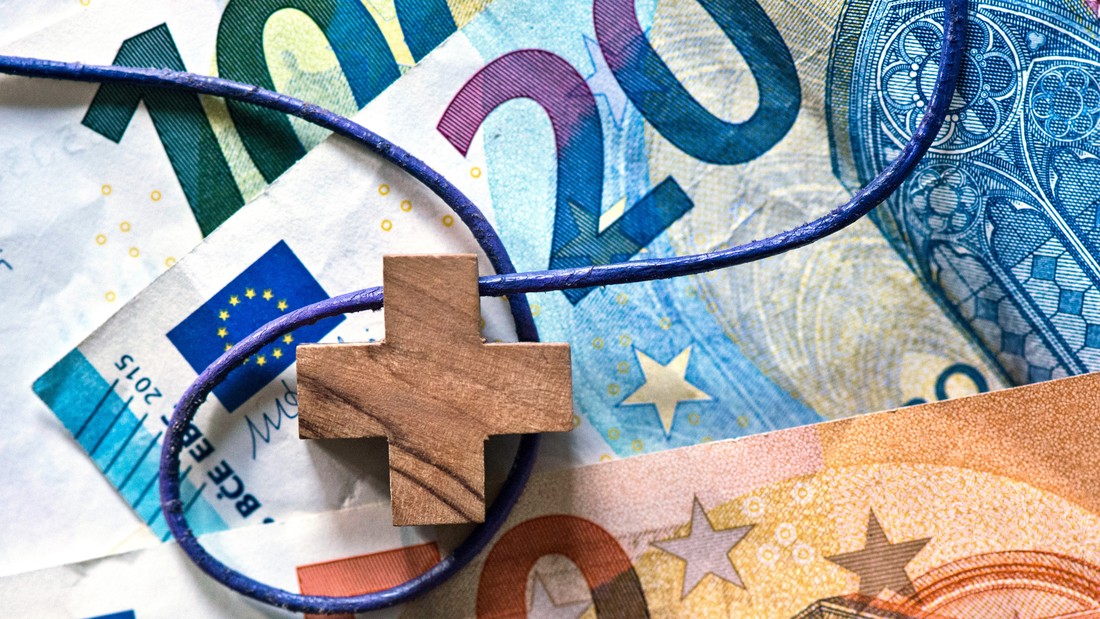 Kreuz auf Euro-Banknoten