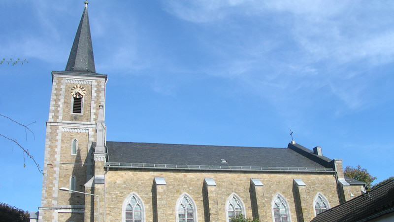 Kirchgang - Mächtig schön in Aachen