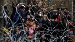 Tausende Migranten und Flüchtlingen sammelten sich an der Westgrenze der Türkei. 