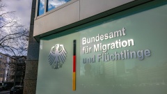 Gebäudefassade des Bundesamt für Migration und Flüchtlinge in Berlin