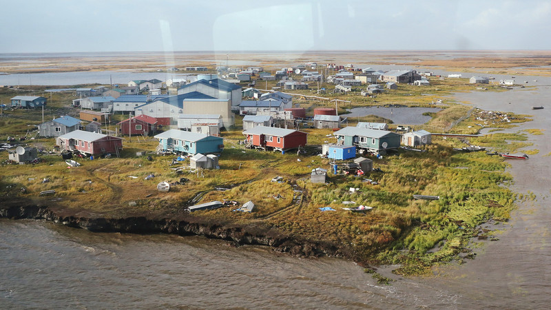 Das von Klimawandel und Erosion bedrohte 300 Einwohner zählende Yupik-Dorf Newtok im Westen Alaskas