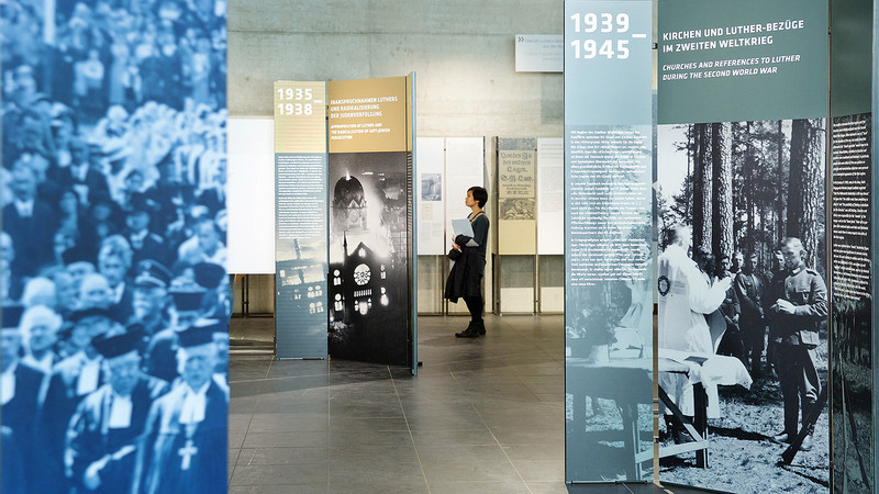 Das Berliner Dokumentationszentrum Topographie des Terrors zeigt eine Ausstellung über die Vereinnahmung Martin Luthers (1483-1546) durch die Nationalsozialisten