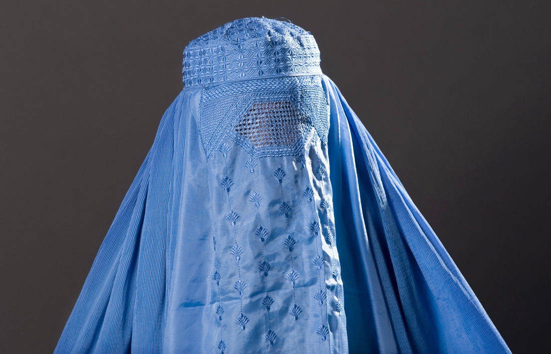 Frau in Burka