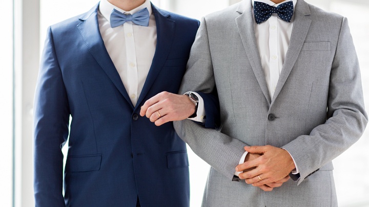 Homosexuelle Paare leben in Bayern mit der Unsicherheit, in welchem Raum oder ob gar in der Kirche eine Segnung ihrer Ehe stattfinden kann.