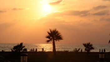 Sonnenuntergang am Strand von Tartus, Syrien 2008.