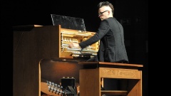Der US-amerikanische Organist Cameron Carpenter. 