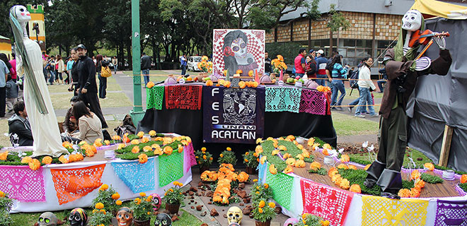 Straßenaltar zum Totengedenken in Mexiko-Stadt