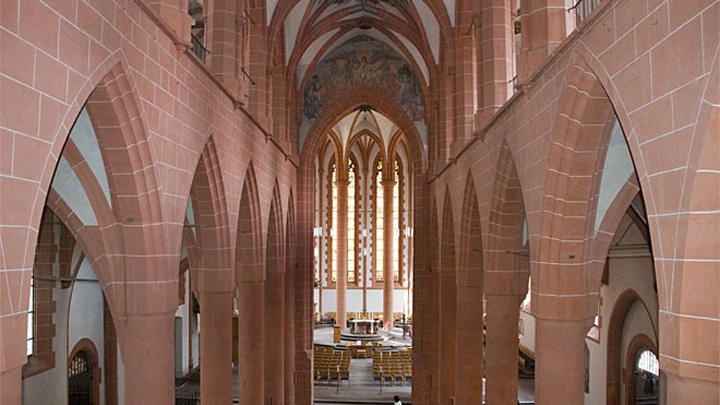 Blick in die Heiliggeistkirche in Heidelberg