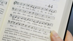Noten und Text von "O du fröhliche" im evangelischen Gesangbuch.