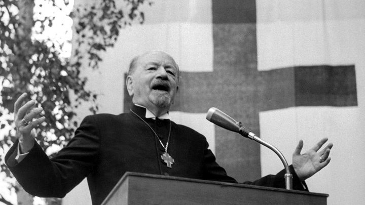 Otto Dibelius spricht während des Evangelischen Kirchtentages 1959 in München.