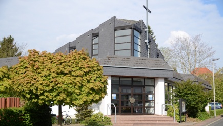 Der Gottesdienst der EFG Bad Homburg wird im 1984 eröffneten Gemeindehaus gefeiert.