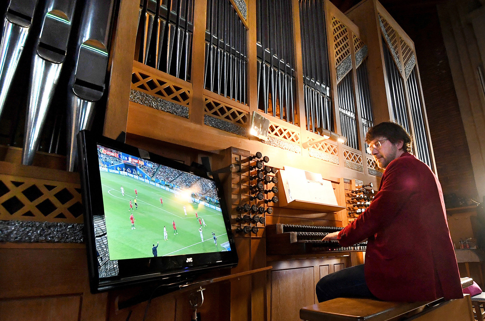 Archivbild aus Altmünsterkirche Mainz Bottmer an Orgel