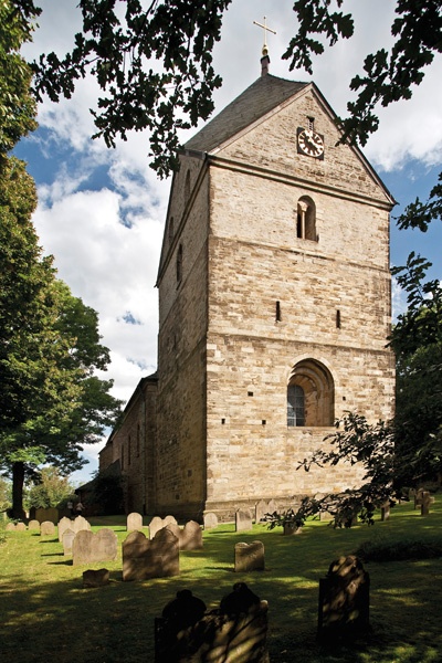 Außenaufnahme der Evangelische Pfarrkirche St. Peter zu Syburg in Dortmund