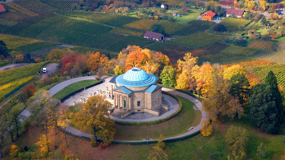 Die Grabkapelle auf dem Württemberg kann man für Hochzeriten mieten.