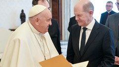 Papst Franziskus empfängt Bundeskanzler Olaf Scholz