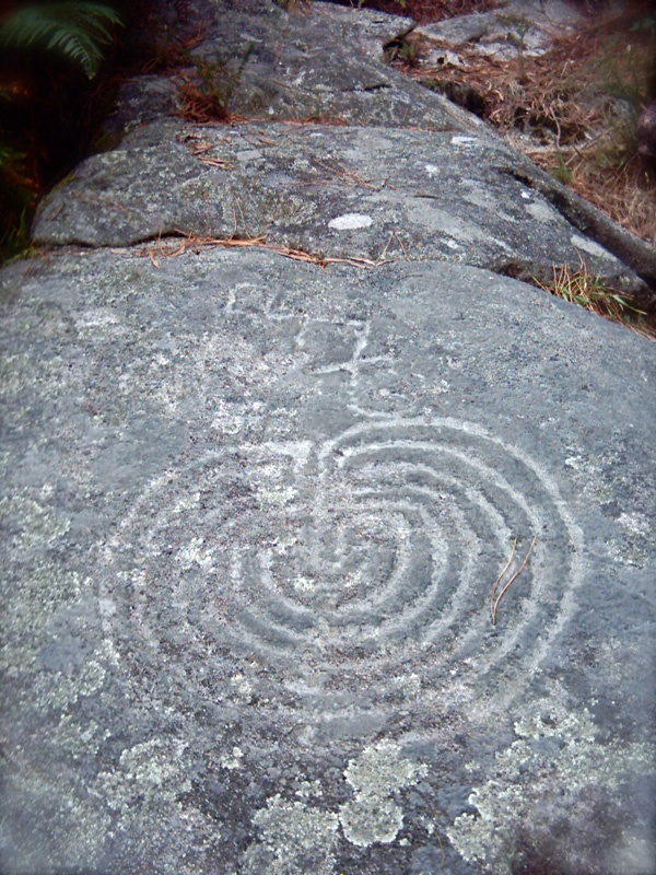 Labyrinth in Fels geritzt, Outeiro do Cribo, Galicien, Spanien