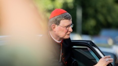 Kardinal Rainer Maria Woelki firmt Jugendliche