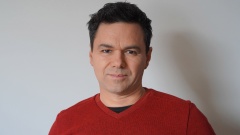 Portrait von Özden Terli, Redakteur und Moderator in der Wetterredaktion des ZDF