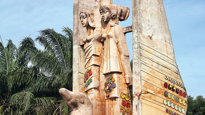 Posteingang - Lomé, Spuren der Kolonialzeit