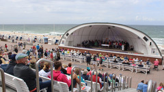 Sylt: Gottesdienst in der Musikmuschel am Strand