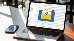 E-Mail in Laptop-Postfach
