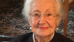 Die Holocaust-Überlebende Erna de Vries