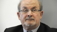 Porträtfoto des Autors Salman Rushdie