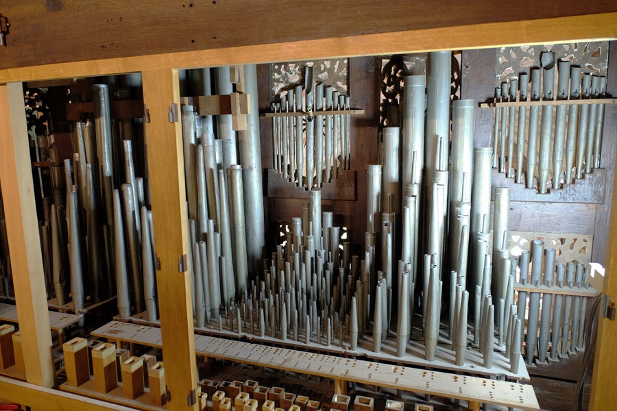 Schnitger-Orgel in Hamburg-Neuenfelde, Blick auf die Pfeifen im Rückpositiv