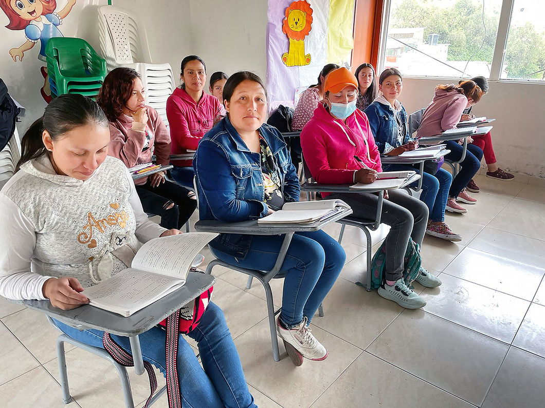Junge Frauen im kolumbianischen Socotá holen mit Unterstützung der Evangelisch-Lutherischen Kirche ihren Schulabschluss nach