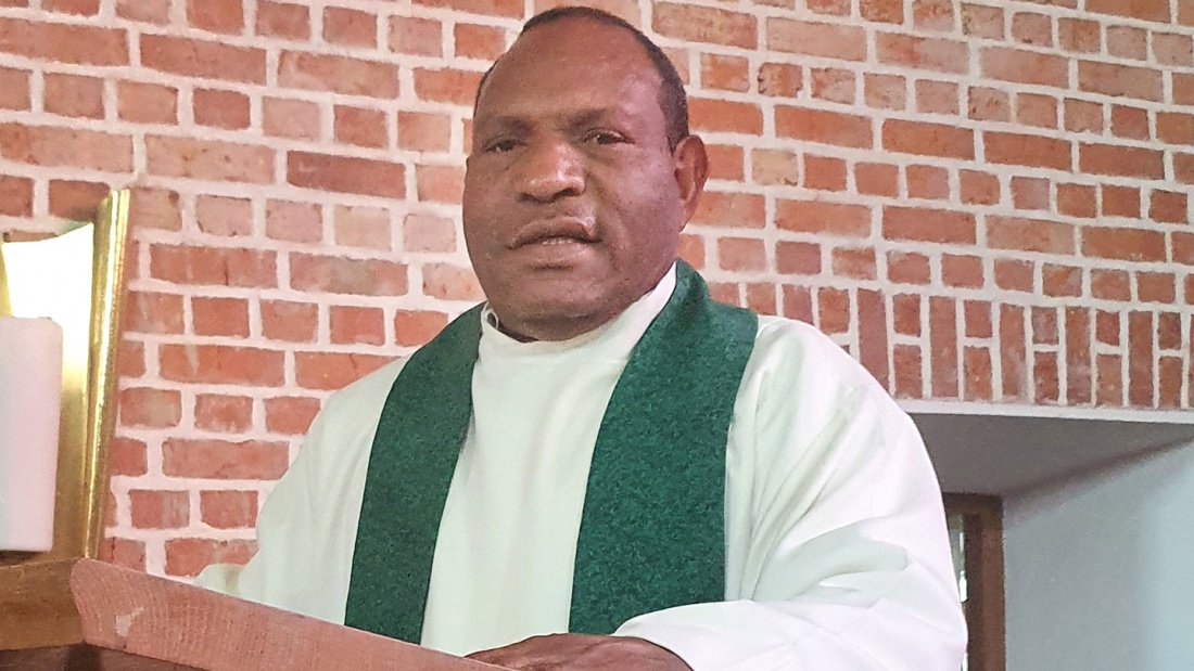 Pfarrer Penga Nimbo aus Papua-Neuguinea 