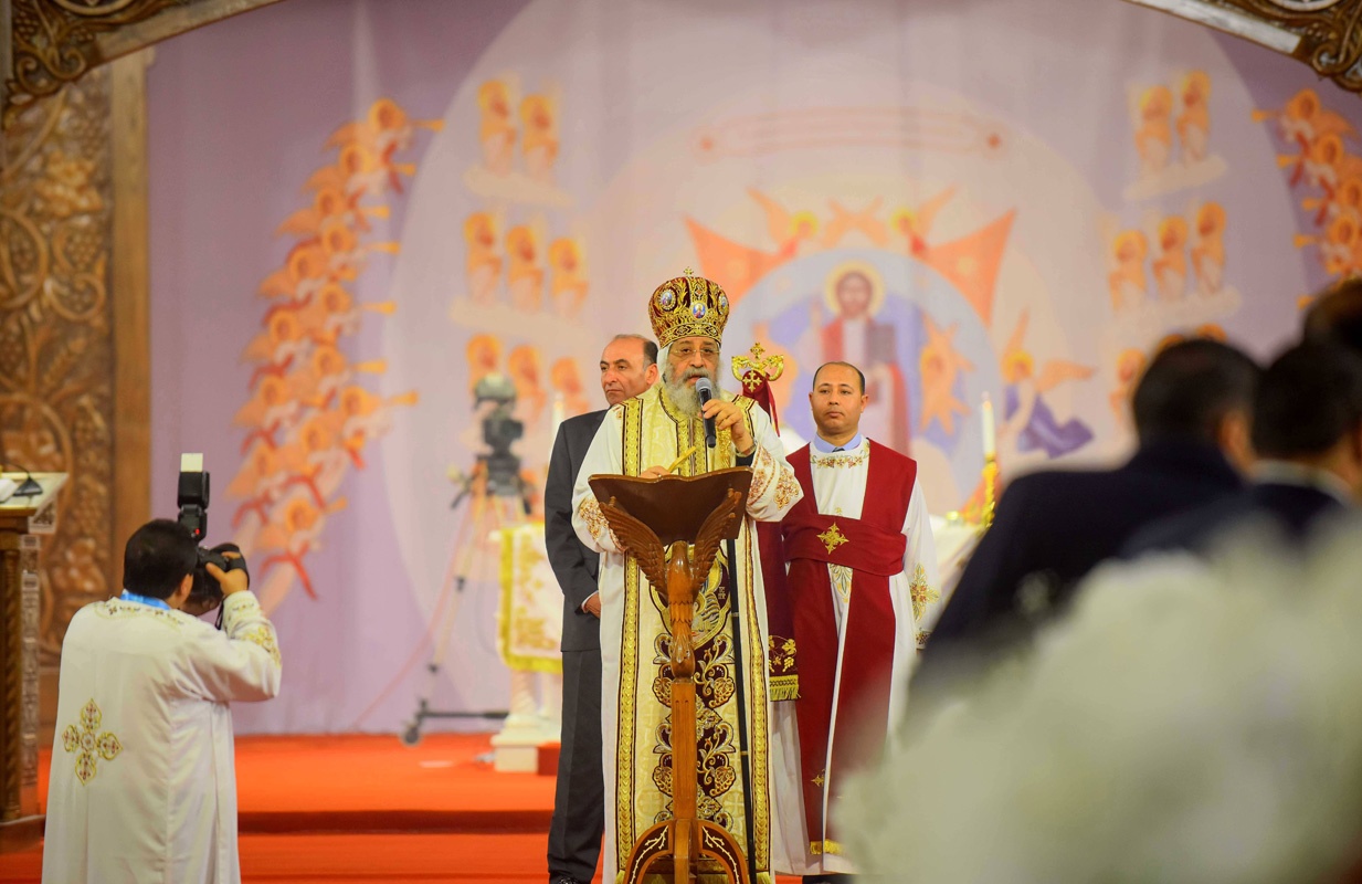 Portrait des koptischen Papstes Tawadros II. in seiner rituellen Kleidung beim Weihnachtsgottesdienst im Jahr 2018.