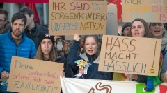 Demo gegen rechtsextreme Kleinstpartei "Der dritte Weg".