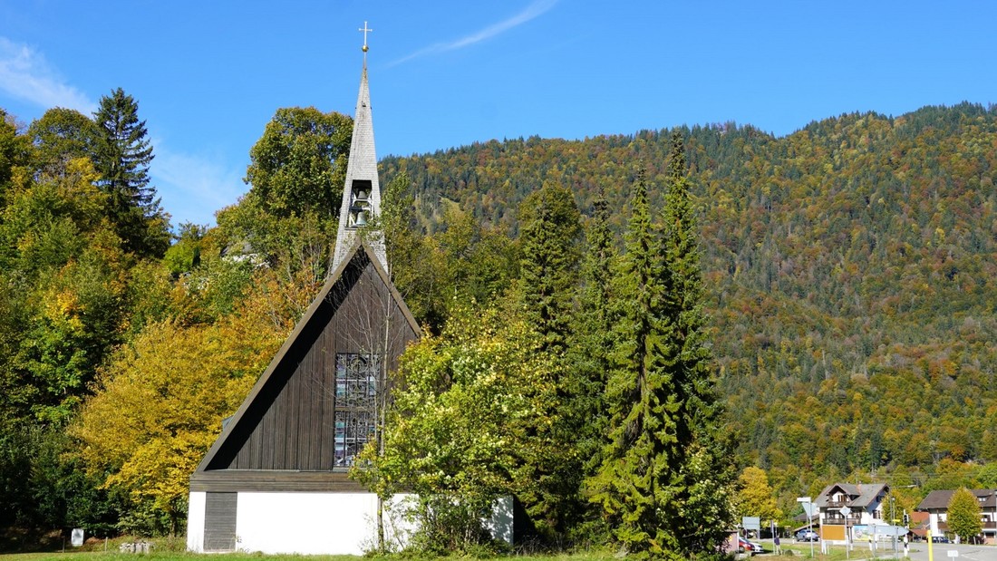 Heilandkirche in Oberau bei Garmisch-Partenkirchen, Außenansicht