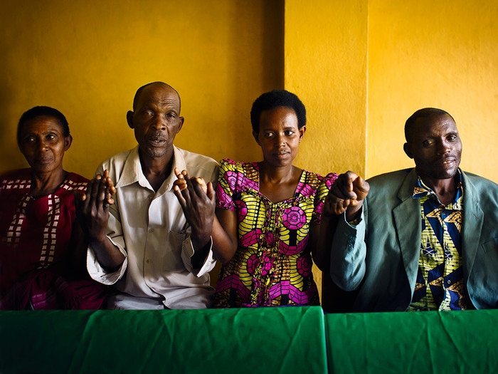 Empathie und Vergebung lernen in Ruanda: Den Mördern die Hand geben?