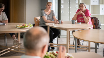 Besuch von Diakonie-Präsident Ulrich Lilie 2022 im Tagestreff für Frauen