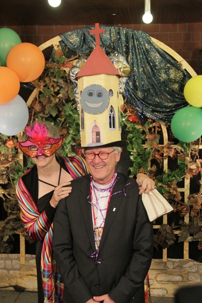 Heinrich Bedford-Strohm mit seiner Frau Deborah bei der "Fastnacht in Franken" 2012 in Veitshöchheim