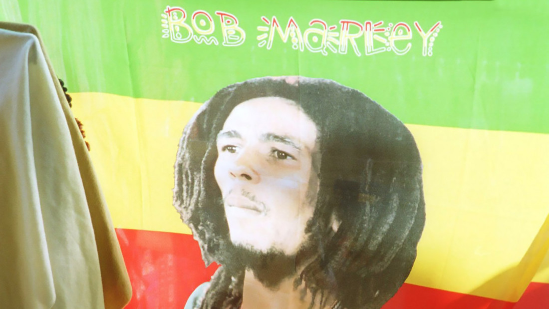 Eine Bob Marley Flagge in Santiago de Compostela.