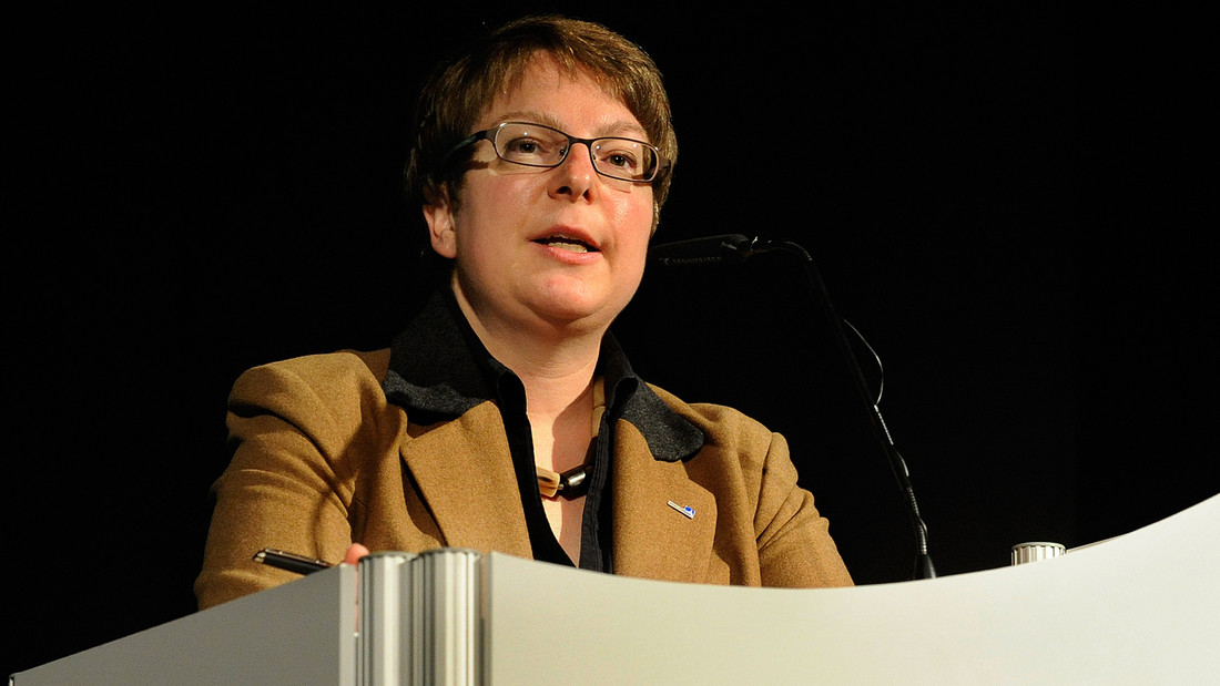 Theologieprofessorin Cornelia Richter bei der Synodentagung der EKD 2015