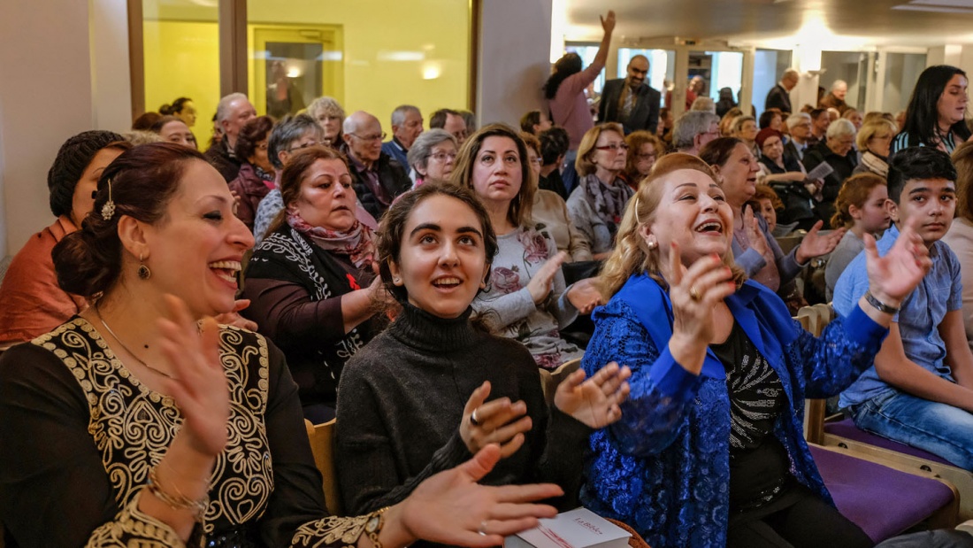 Interkulturelles Weihnachtsfest lehnt sich an das orthodoxe Weihnachtsfest an, das in vielen Ländern am 7. Januar begangen wird.