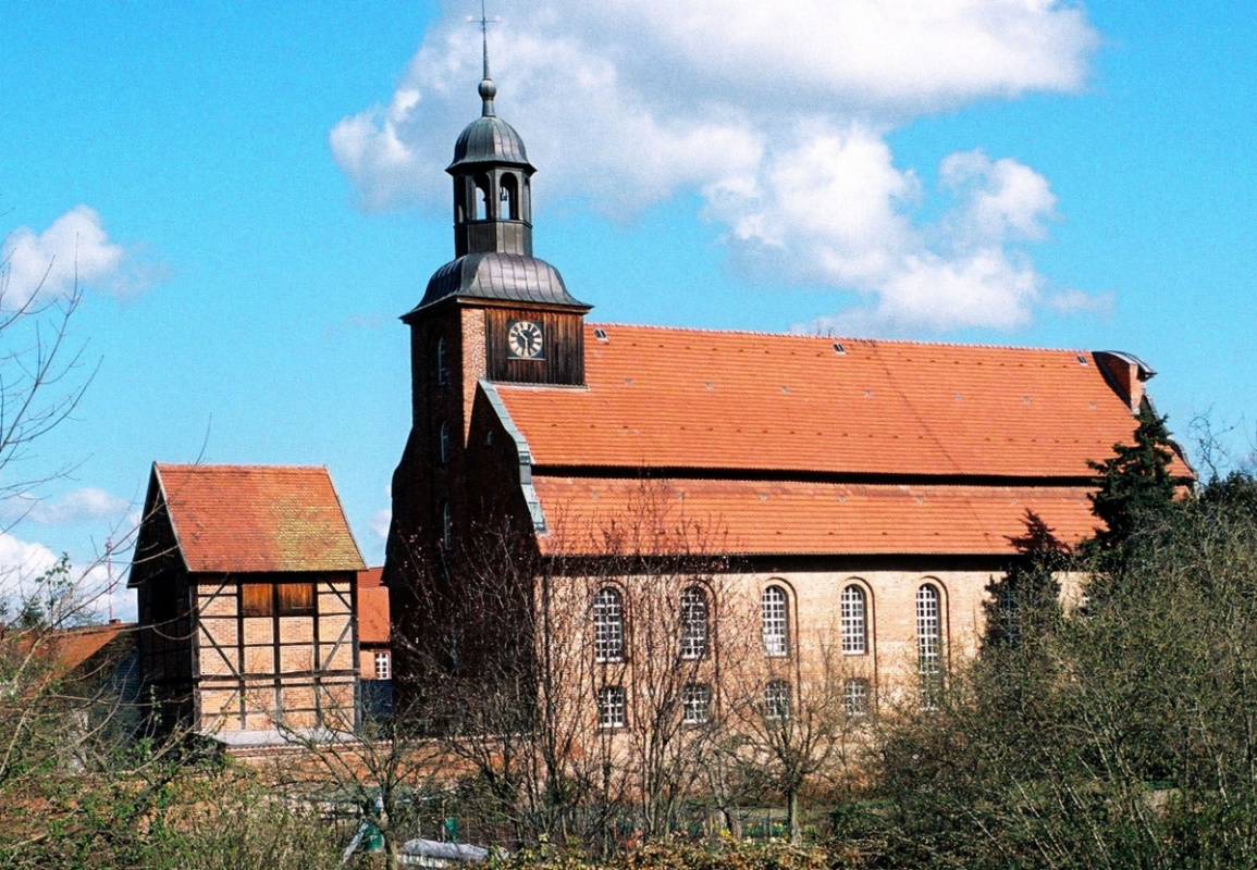 Die Kirche im Dorf lassen