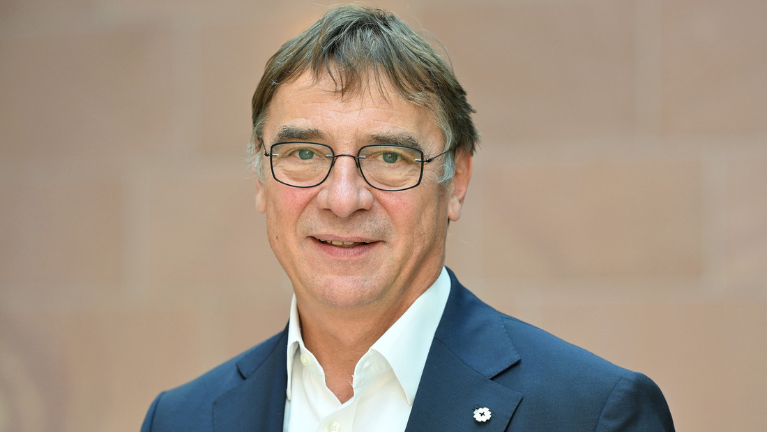 Portrait des Medienbischof Volker Jung