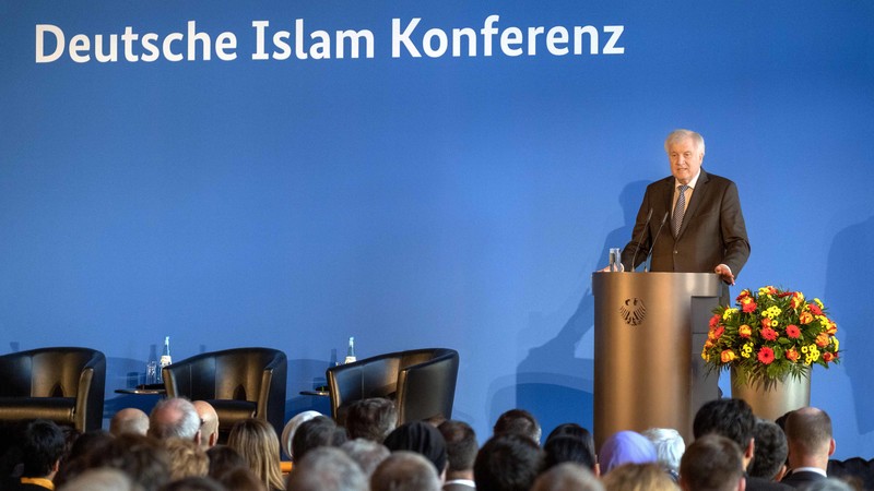 Zum Auftakt der Deutschen Islam Konferenz hat Bundesinnenminister Horst Seehofer am Mittwoch in Berlin die Rechte und Pflichten muslimischer Bürger betont. 
