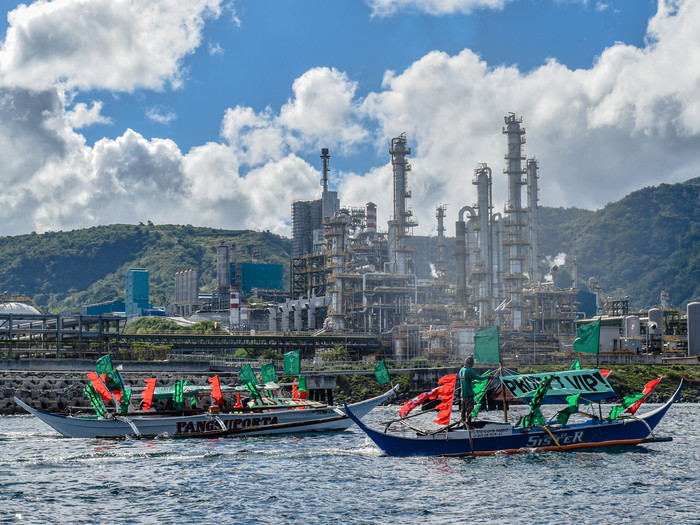 Philippinen, Verde Island Passage (VIP), Proteste der Fischer beim Earth Day 2022 gegen weitere Gasförderanlagen