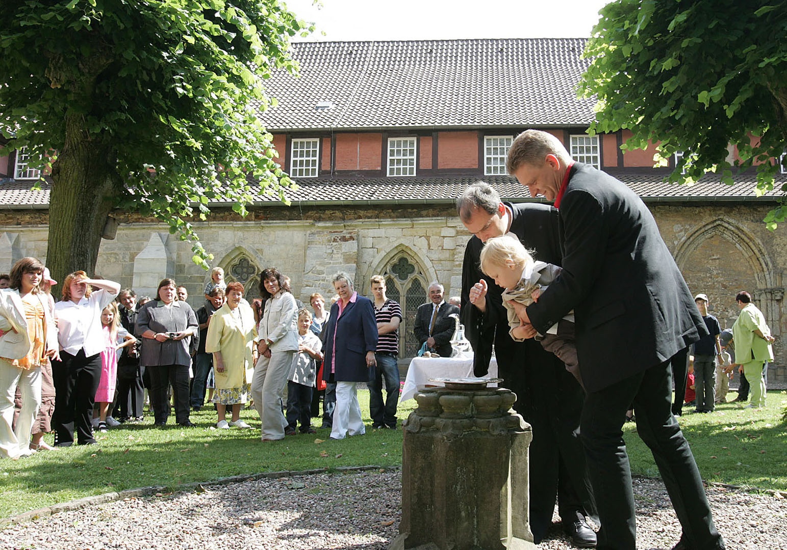 Taufe im Garten des Kloster Loccum