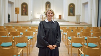 Angelica Dinger in ihrer Kirche