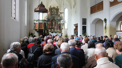 Menschen im Gottesdienst