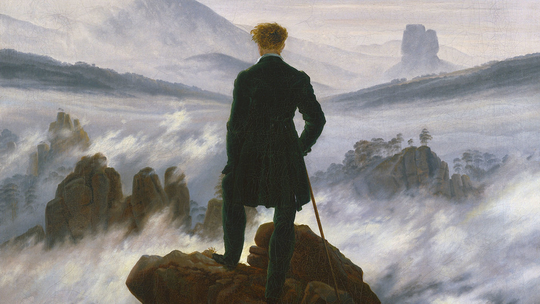 Ein Gemälde von Caspar David Friedrich zeigt einen Mann, der von einem Gipfel 